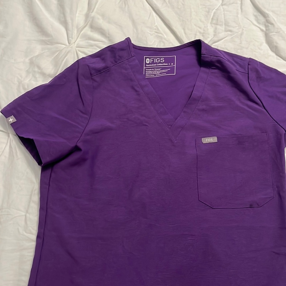 FIGS Catarina one pocket scrub top limited edition color- space dye purple
